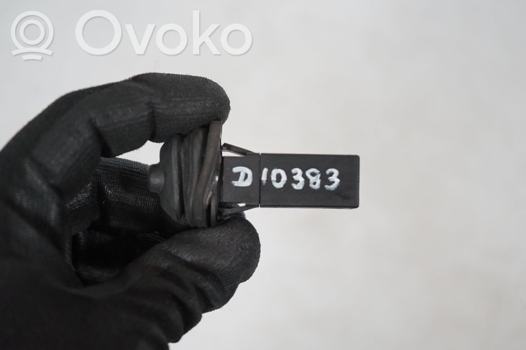 Fuel tank cap lock (7)