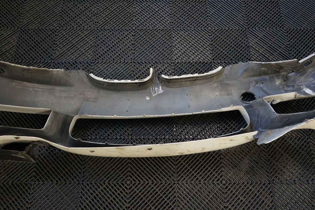 Front bumper (6)
