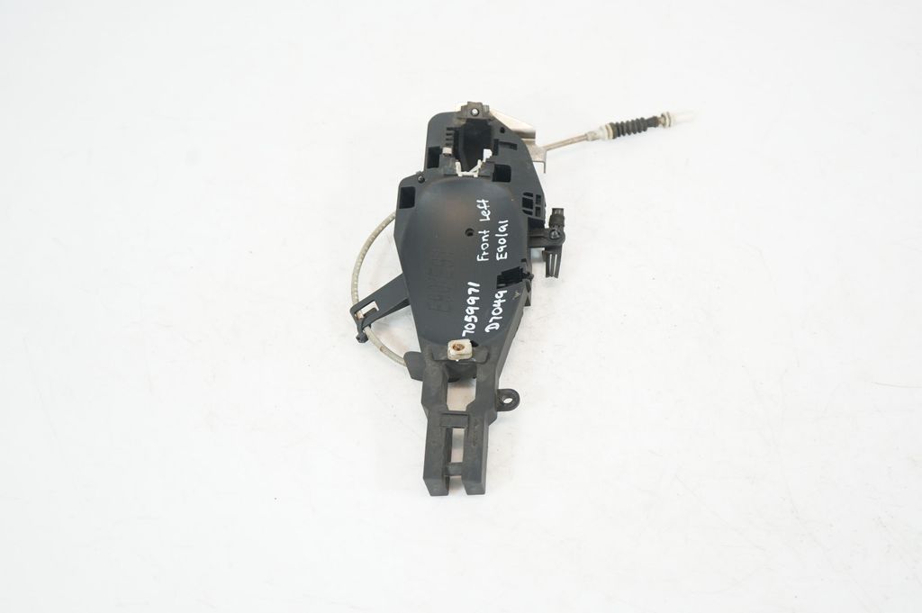 Front door exterior handle/bracket (4)