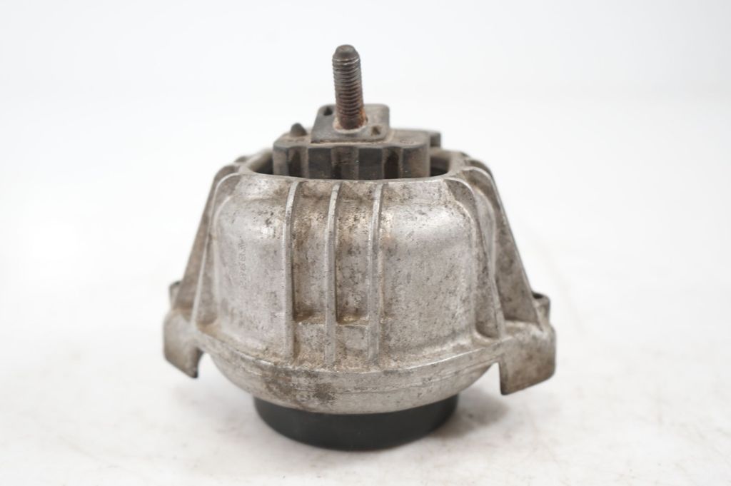 Engine mount bracket (5)