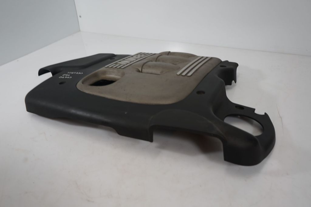 Engine cover (trim) (6)