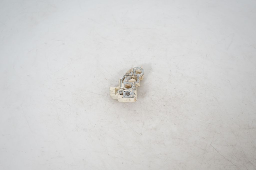 Tail light bulb cover holder (2)