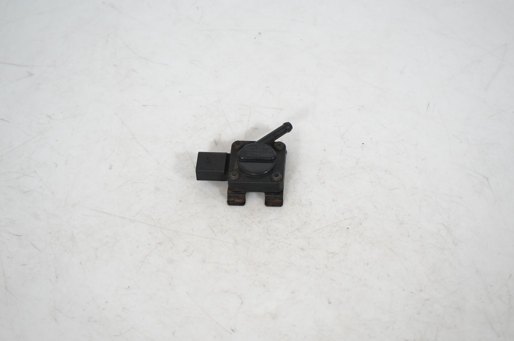 Exhaust gas pressure sensor (4)