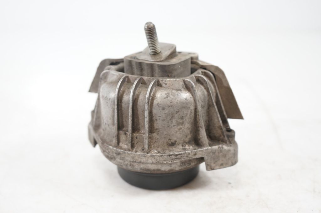 Engine mount bracket (4)