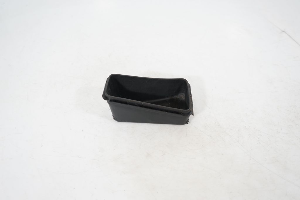 Gear shifter surround trim plastic (4)