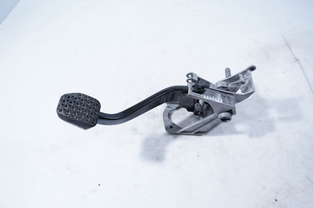 Pedal assembly (5)