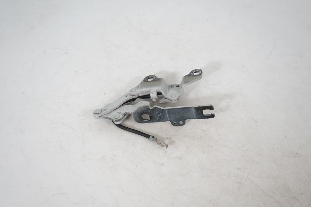 Engine bonnet/hood hinges (5)