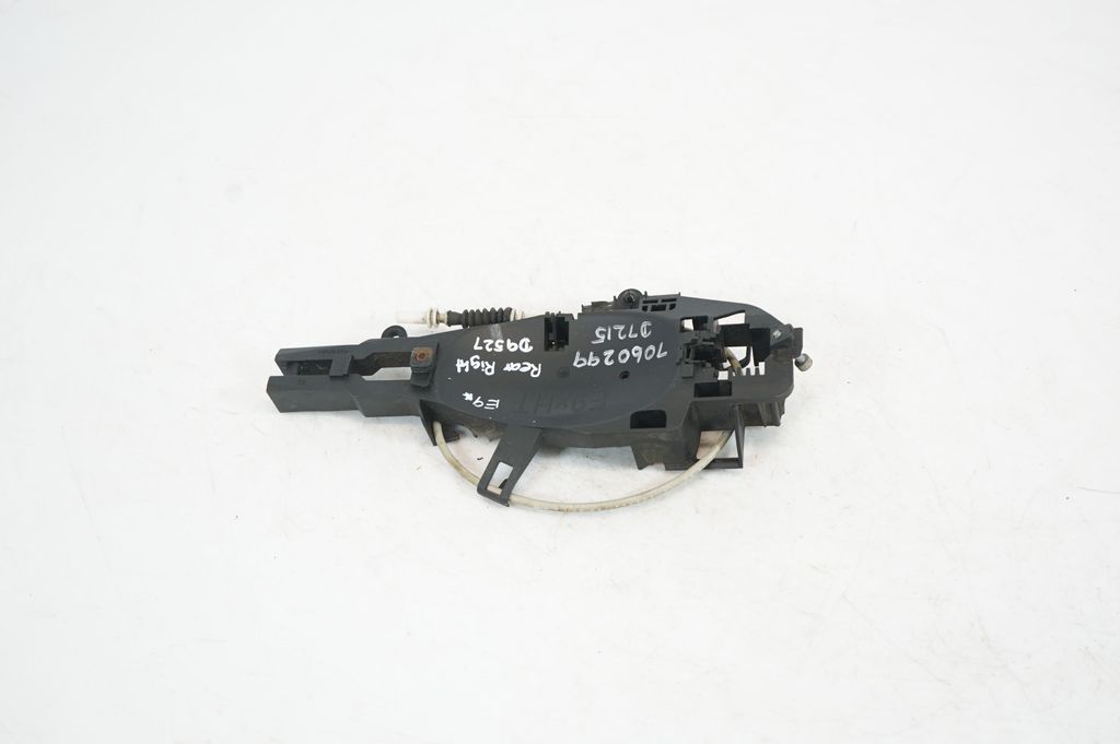 Rear door exterior handle/bracket (3)