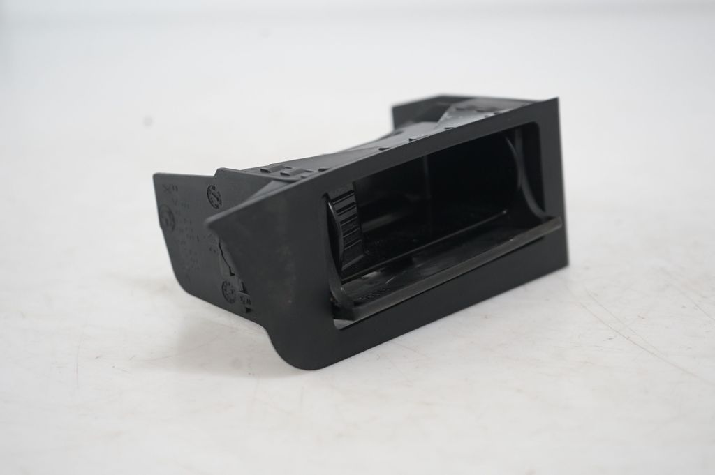 Rear door ashtray (6)