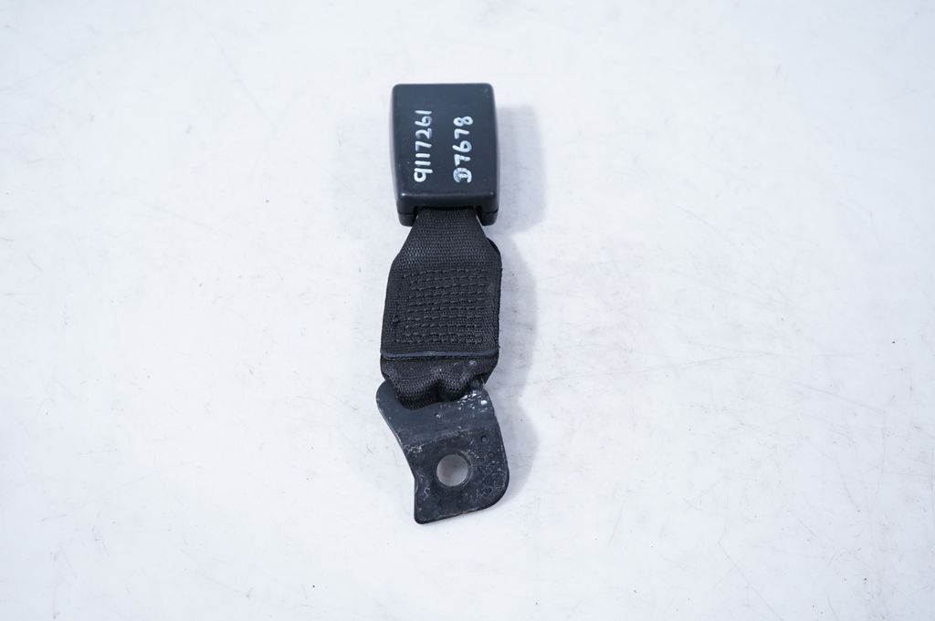 Rear seatbelt buckle (4)