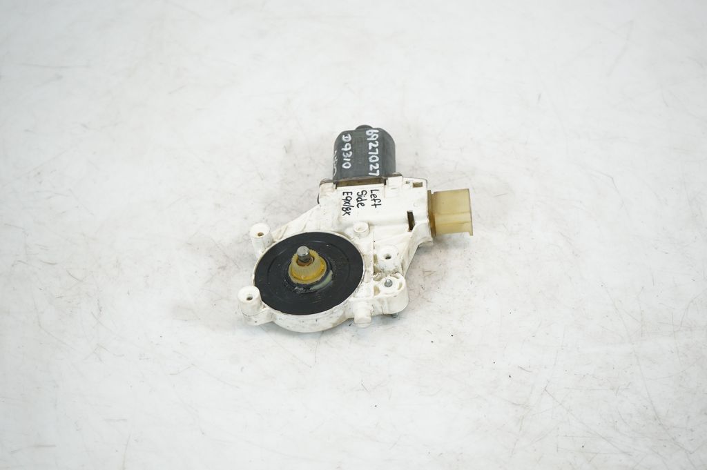 Front door window regulator with motor (2)