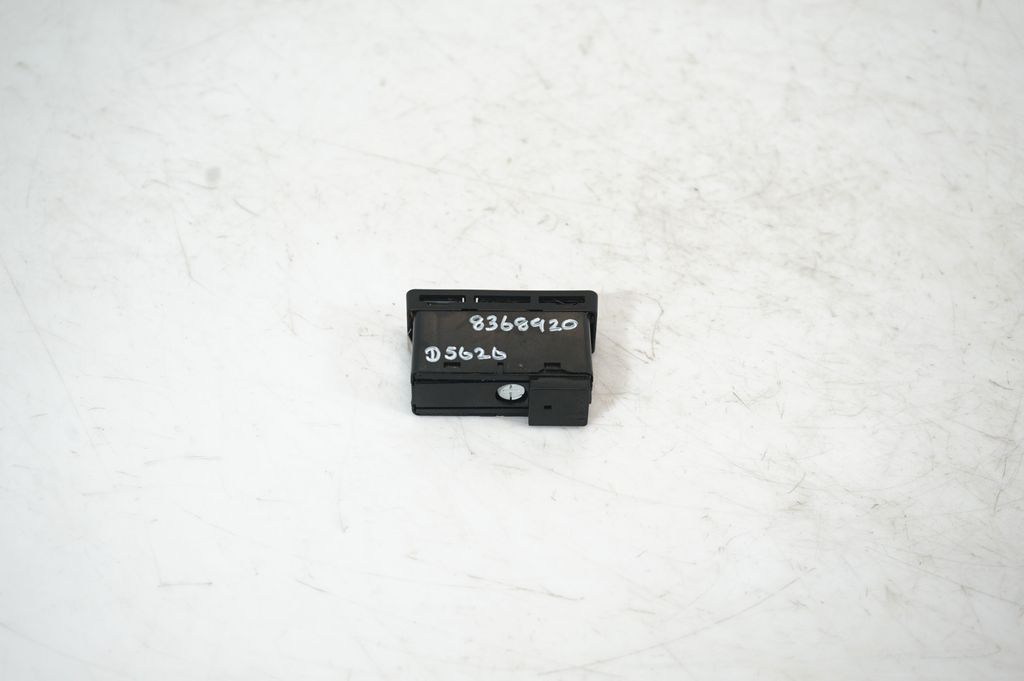 Hazard light switch (3)