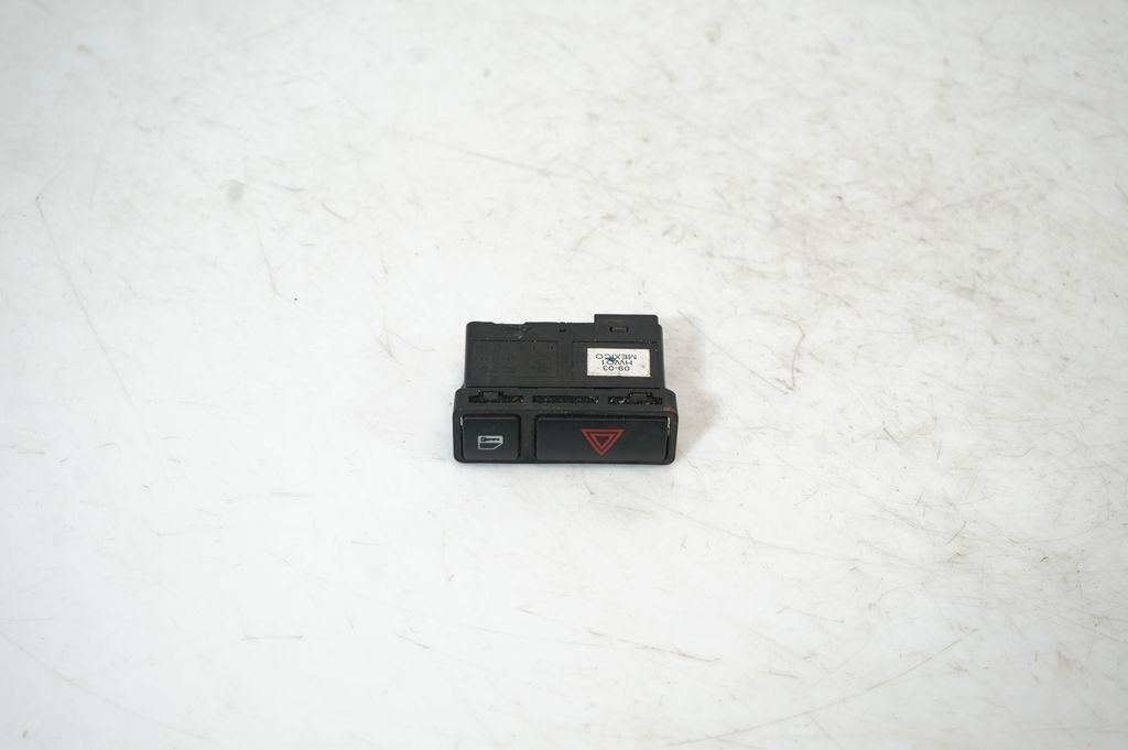 Hazard light switch (5)