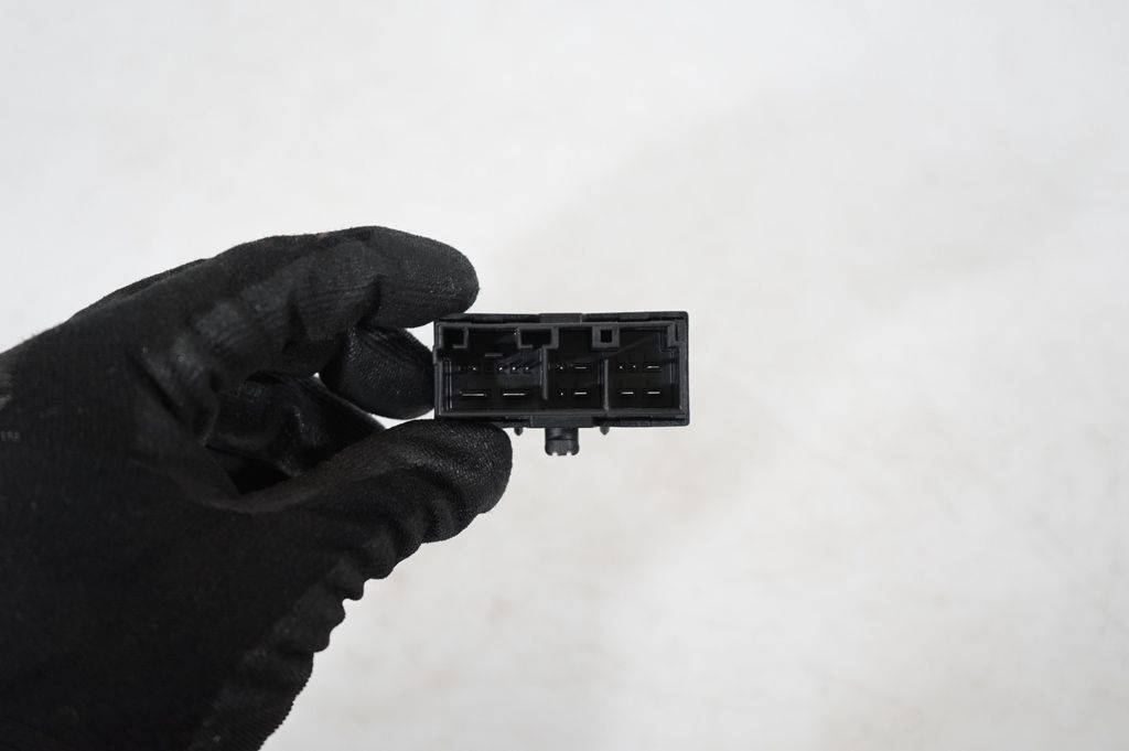 Seat belt warning relay (7)