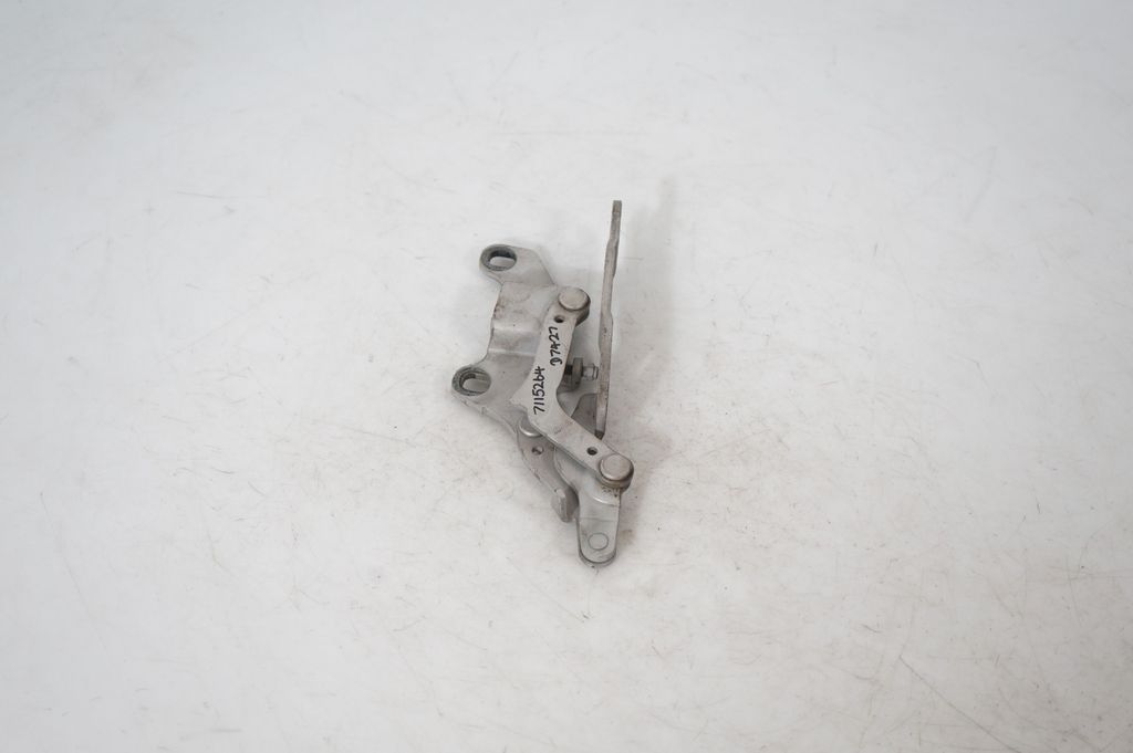 Engine bonnet/hood hinges (4)