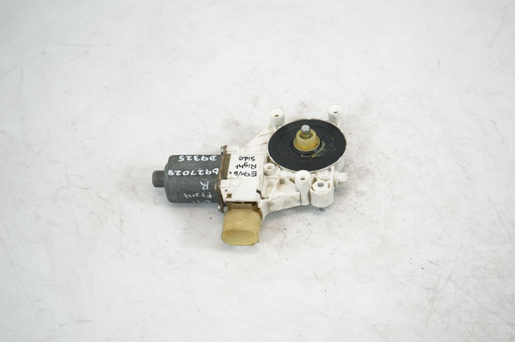 Front door window regulator with motor (3)