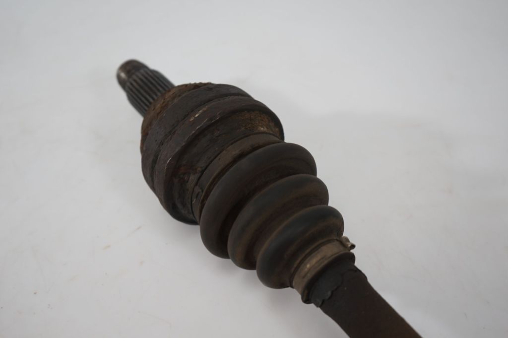 Rear driveshaft (7)