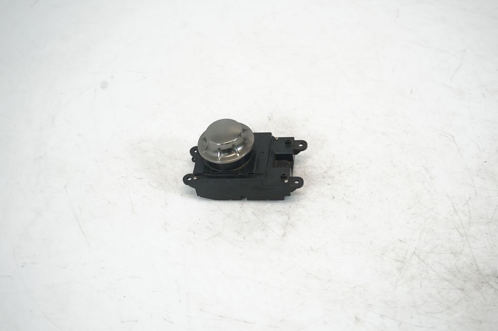 Multifunctional control switch/knob (4)