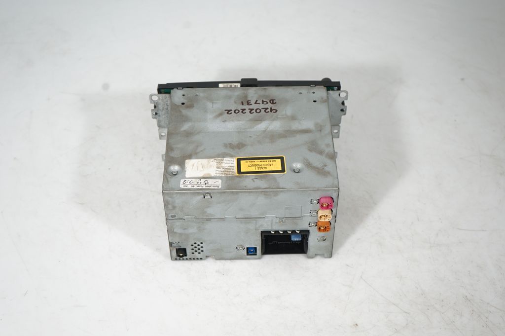 Radio/CD/DVD/GPS head unit (3)