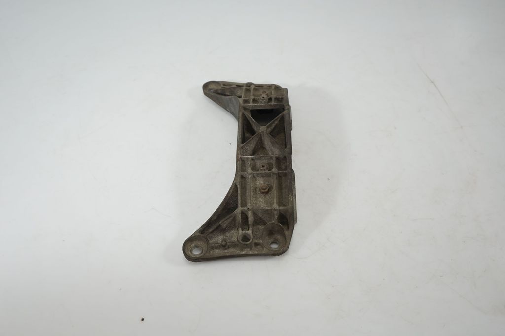 Gearbox mounting bracket (2)