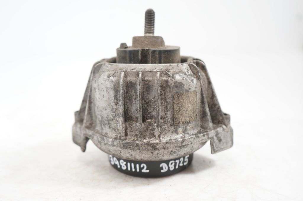 Engine mount bracket (5)