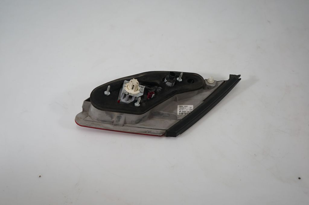 Tailgate rear/tail lights (6)