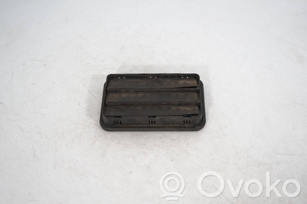 Quarter panel pressure vent (5)