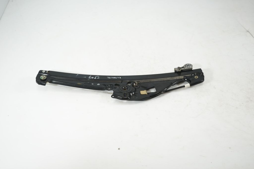 Rear door window regulator with motor (5)