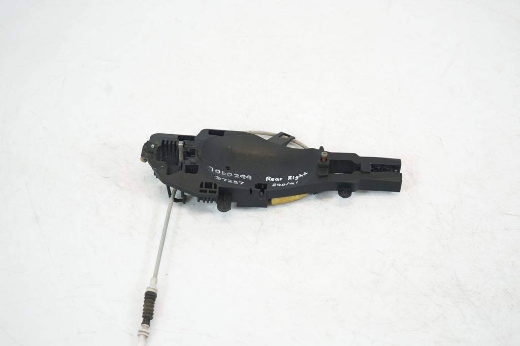 Rear door exterior handle/bracket