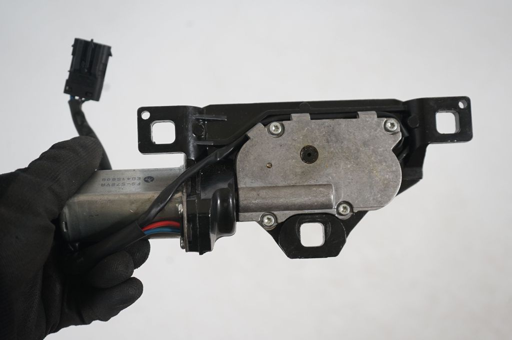 Tailgate/trunk/boot lift motor (6)