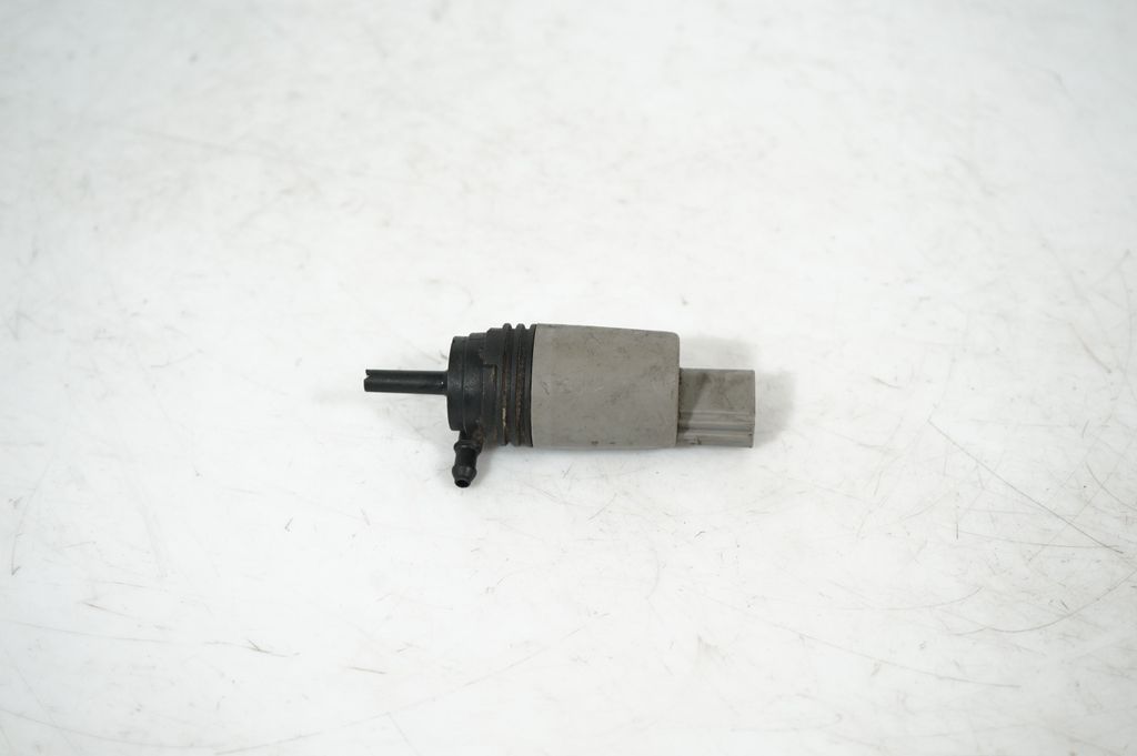 Windscreen/windshield washer pump (5)