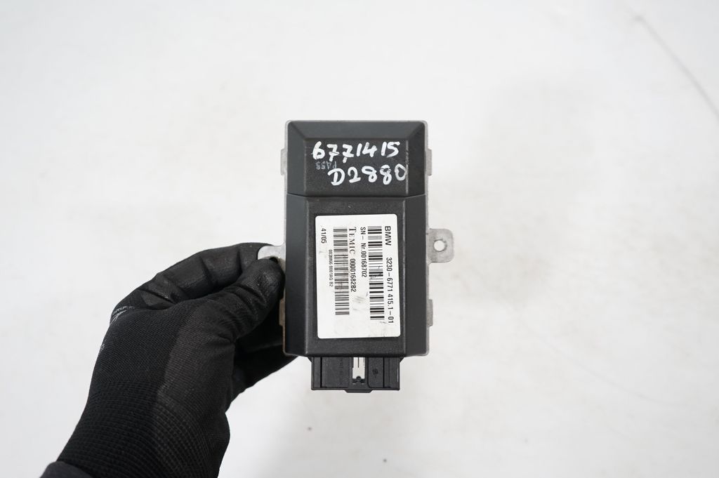 Steering rack control module (8)