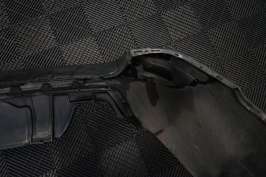 Rear bumper (15)