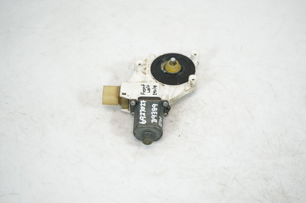 Front door window regulator with motor (4)