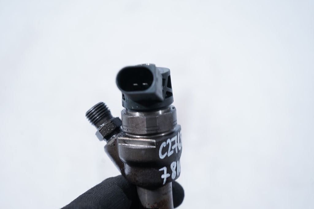 Fuel injector (6)