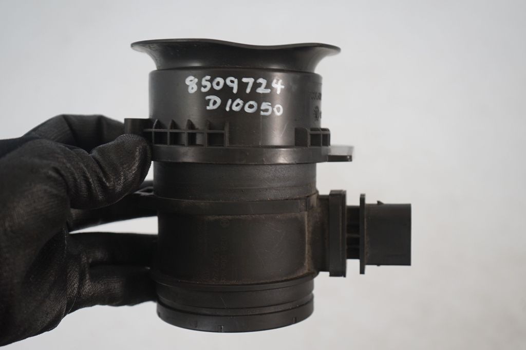 Mass air flow meter (9)
