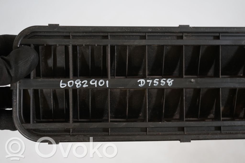 Quarter panel pressure vent (8)