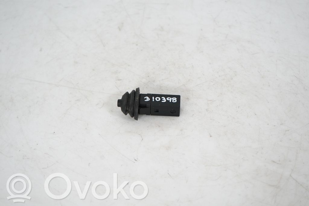 Fuel tank cap lock (5)