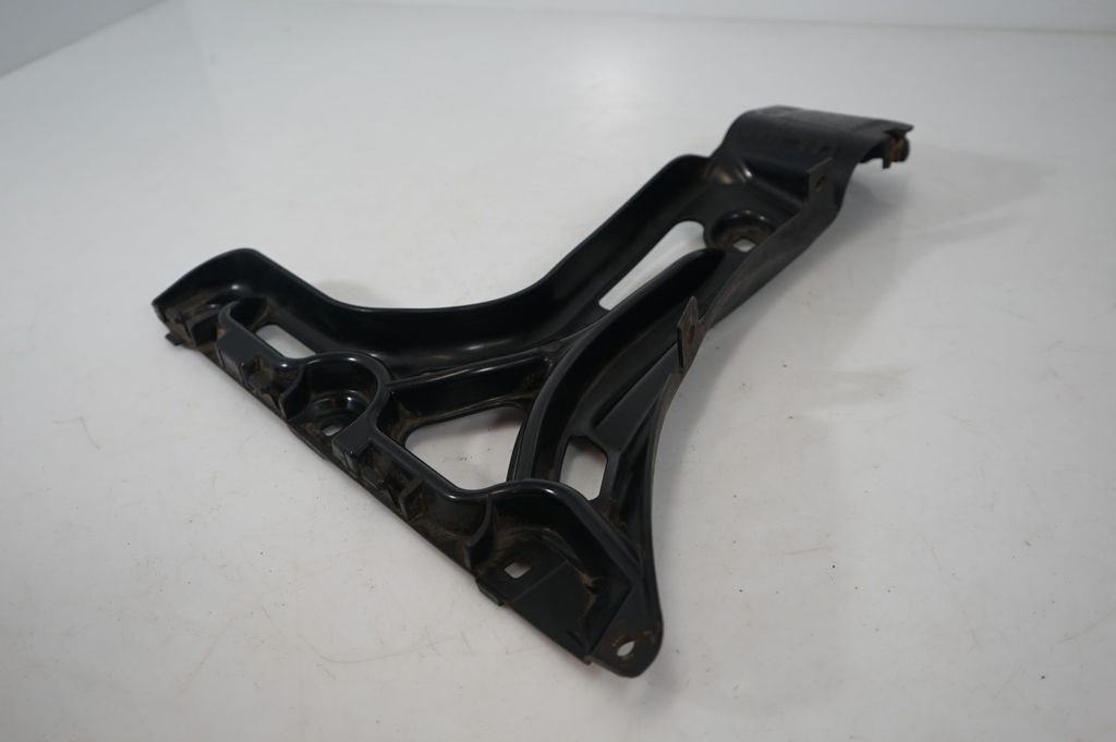 Rear bumper mounting bracket (6)
