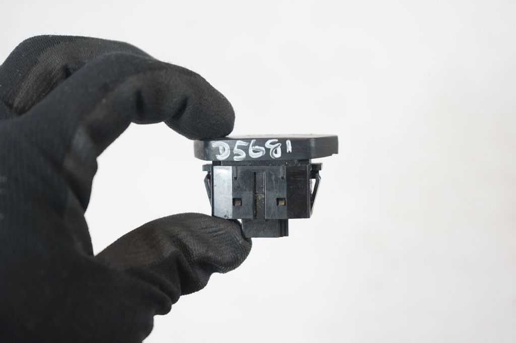 Other switches/knobs/shifts (8)