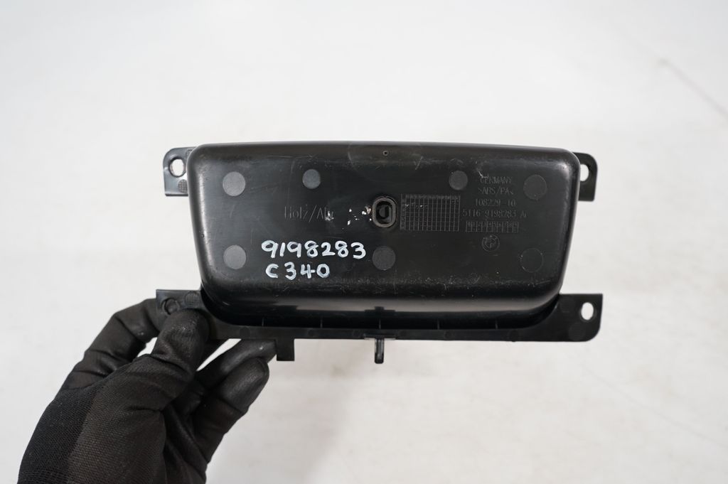 Glove box central console (9)