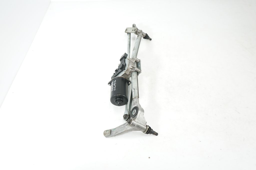 Front wiper linkage and motor (2)