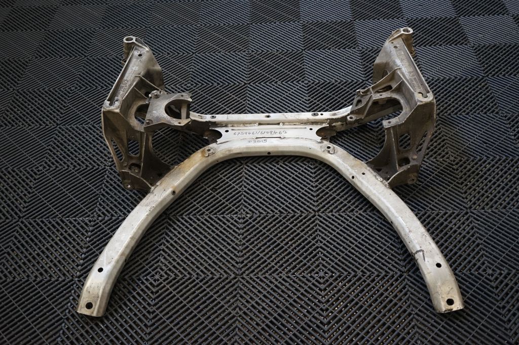 Front subframe (9)