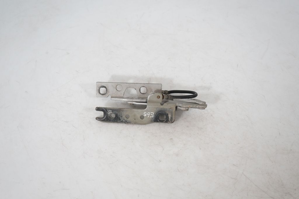 Engine bonnet/hood hinges (3)