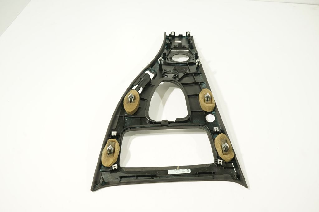 Gear shifter surround trim plastic (6)