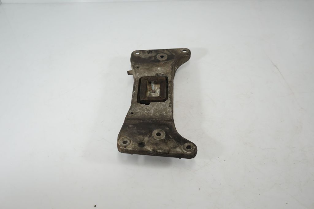 Gearbox mounting bracket (4)