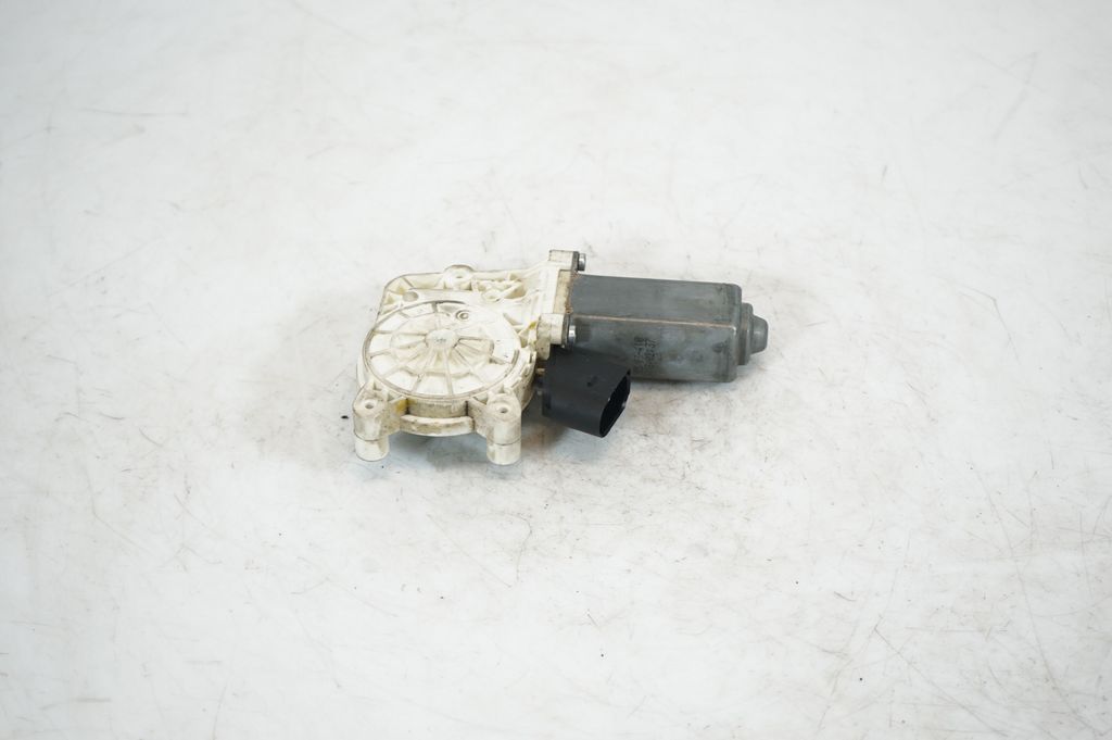 Rear door window regulator motor (5)