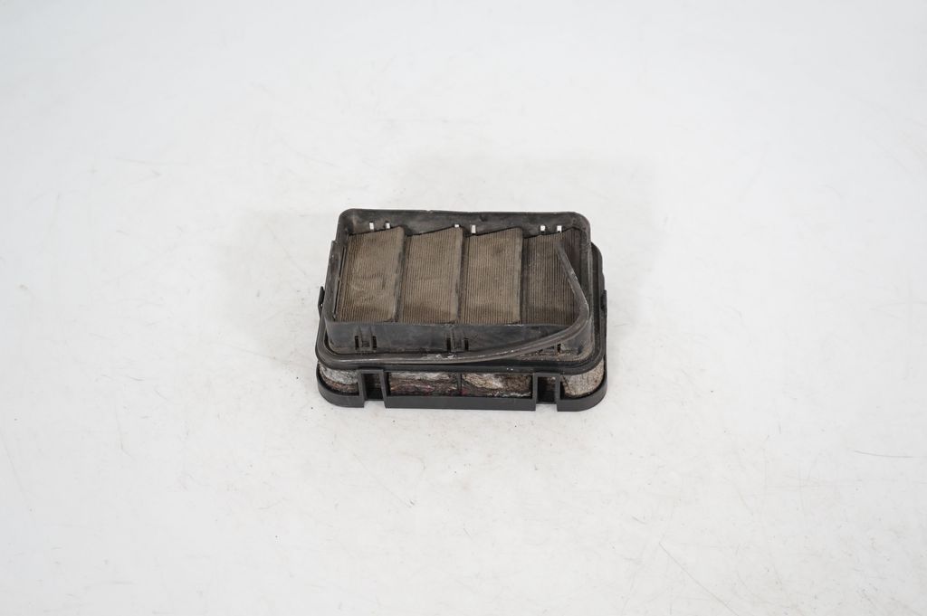 Quarter panel pressure vent (5)