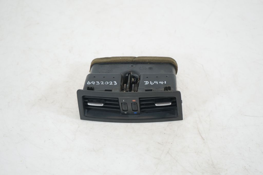 Rear air vent grill (5)