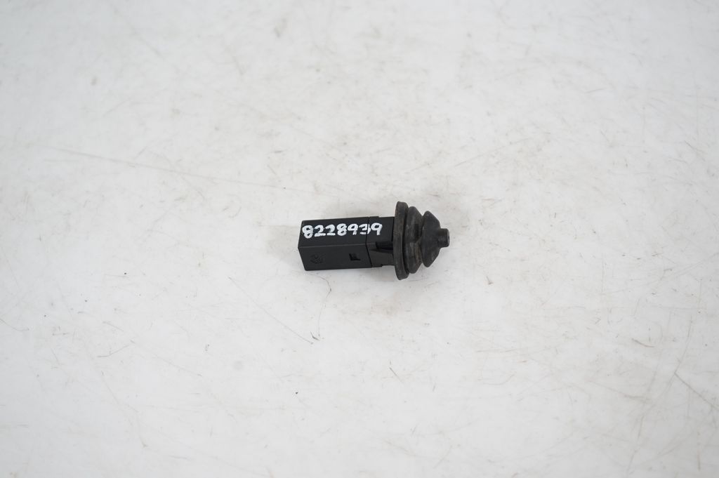 Fuel tank cap lock